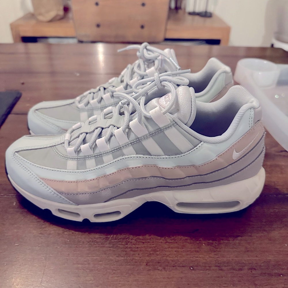 Nike Airmax 95 in ‘ghost pastel’ colorway